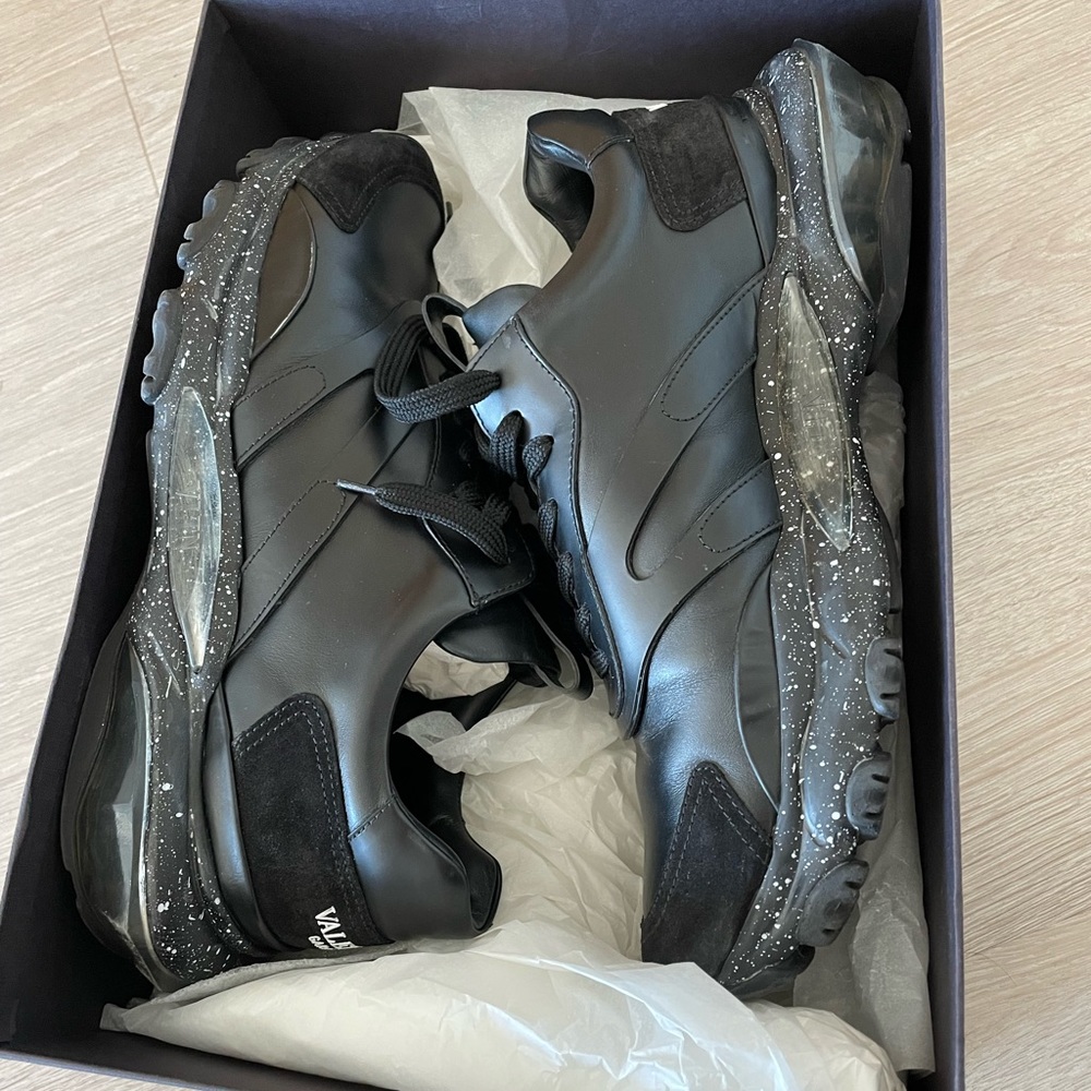 Valentino Garavani Bounce Sneakers